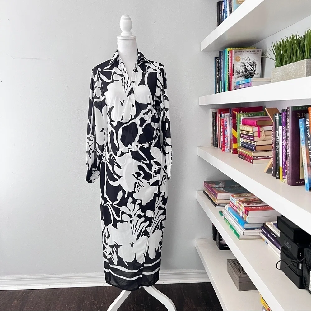 AREA STARS White & Black Sheath Dress, Size Medium